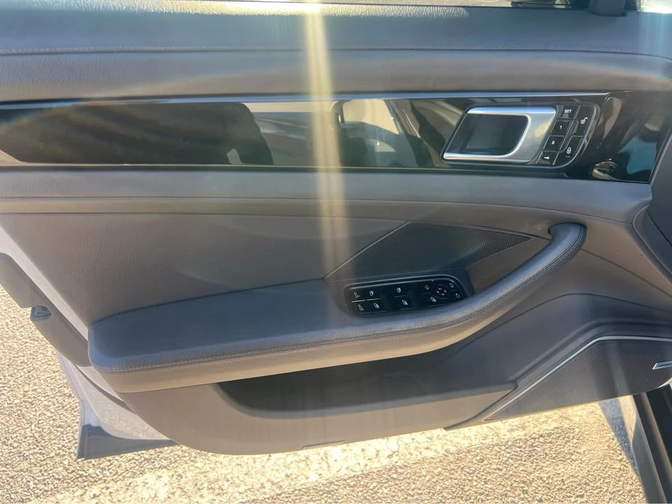 2017 Porsche 971 Panamera - Image 8 of 19