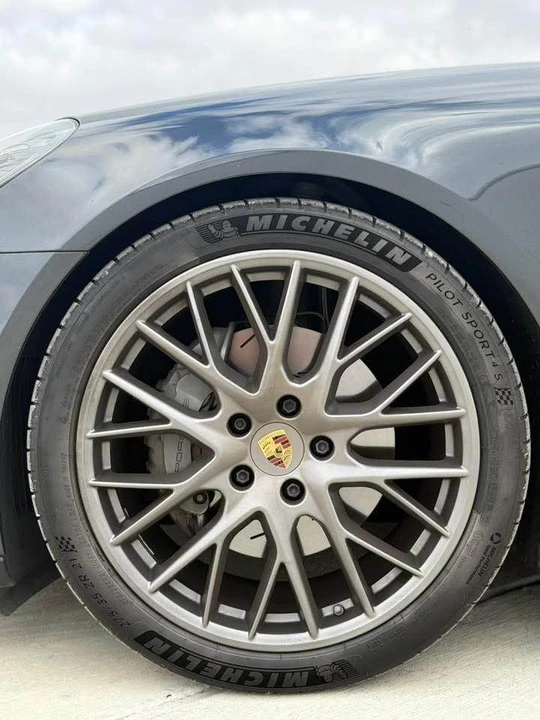 2017 Porsche 971 Panamera - Image 4 of 12