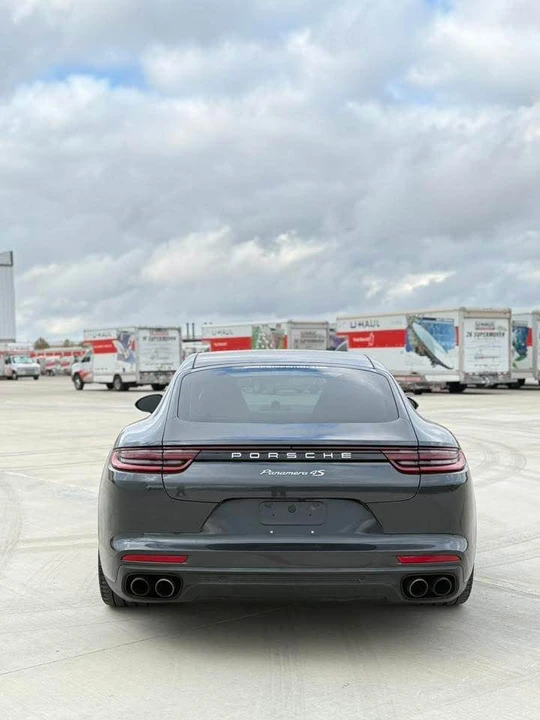 2017 Porsche 971 Panamera - Image 8 of 15