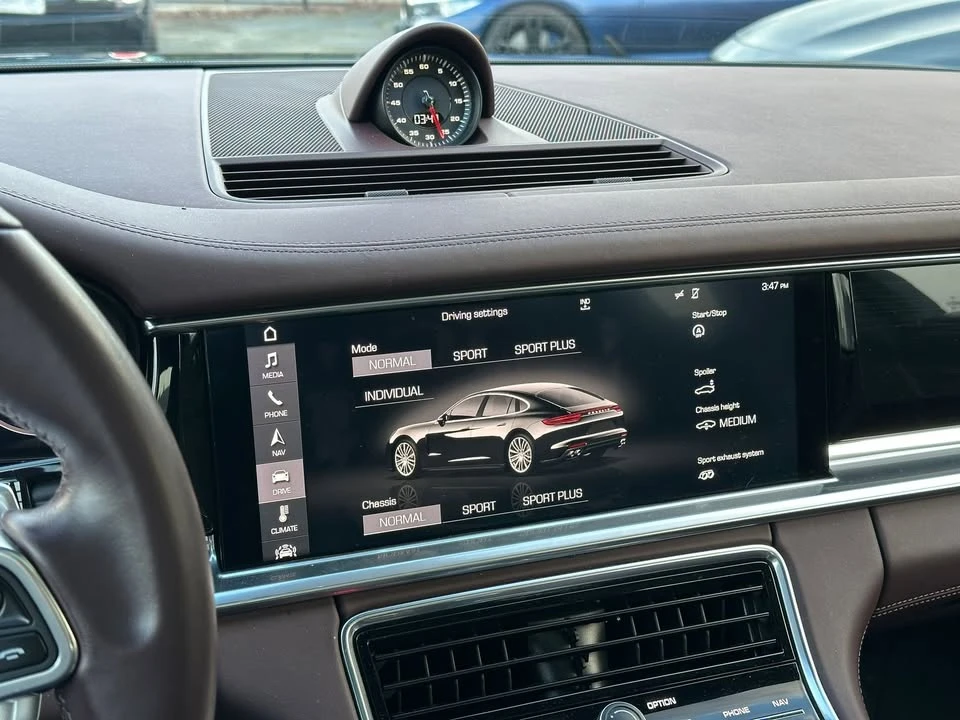 2017 Porsche 971 Panamera - Image 8 of 10