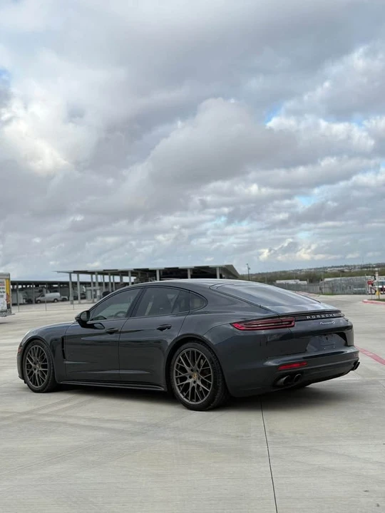 2017 Porsche 971 Panamera - Image 8 of 12