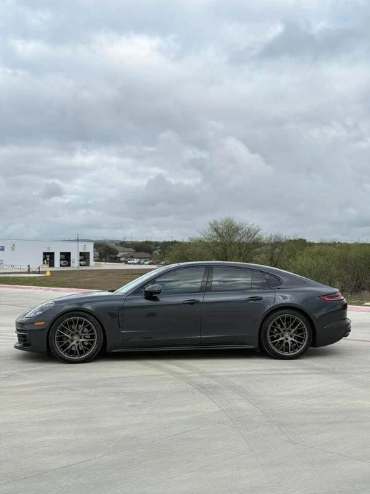 2017 Porsche 971 Panamera - Image 5 of 12