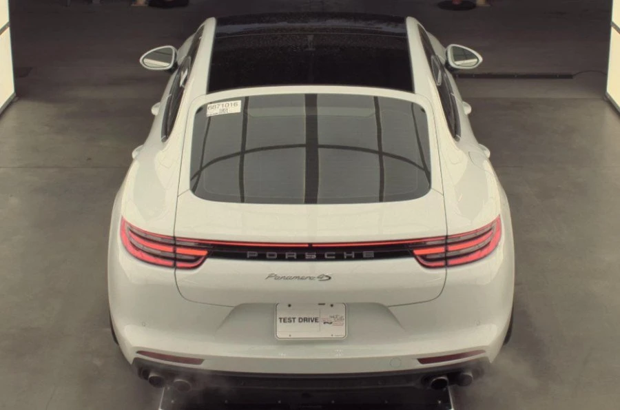 2017 Porsche 971 Panamera - Image 6 of 7