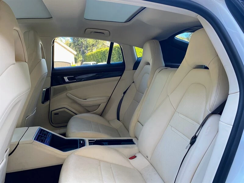 2017 Porsche 971 Panamera - Image 16 of 20