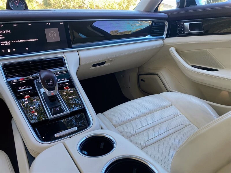2017 Porsche 971 Panamera - Image 19 of 20