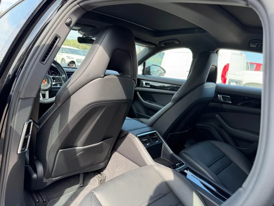 2017 Porsche 971 Panamera - Image 8 of 15