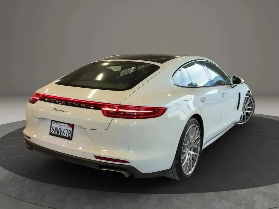 2017 Porsche 971 Panamera - Image 4 of 5