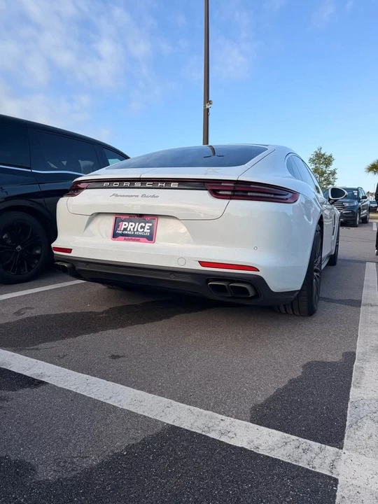 2017 Porsche 971 Panamera - Image 5 of 9