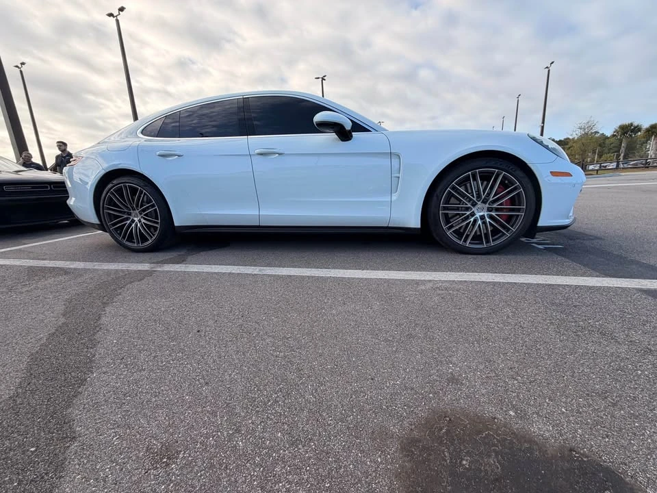 2017 Porsche 971 Panamera - Image 8 of 9