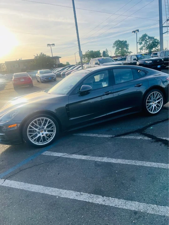 2017 Porsche 971 Panamera - Image 6 of 6