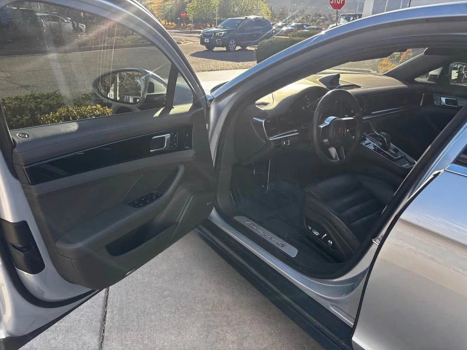 2017 Porsche 971 Panamera S - Image 8 of 9