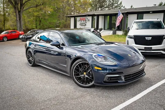 2017 Porsche Panamera Sedan V6