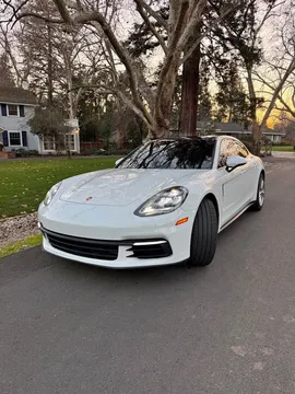 2017 Porsche Panamera