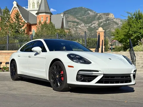 2017 Porsche Panamera Turbo