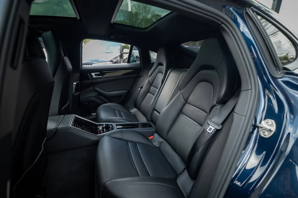 2017 Porsche 971 Panamera - Image 19 of 20