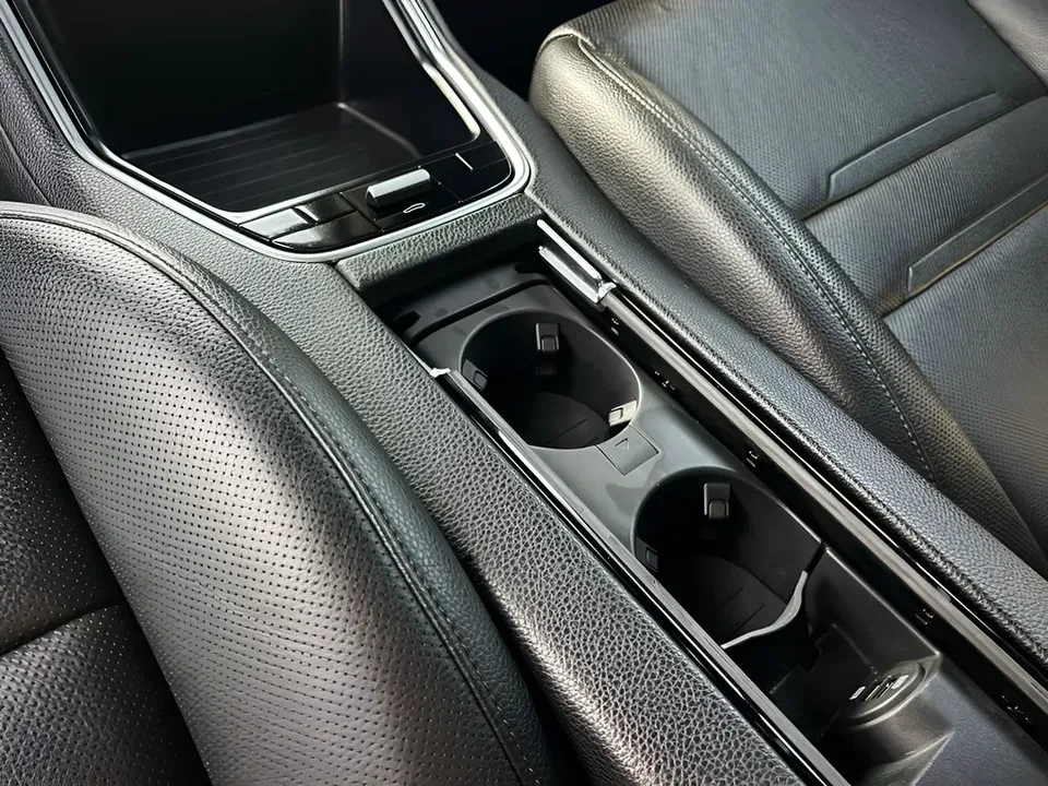 2017 Porsche 971 Panamera - Image 13 of 20