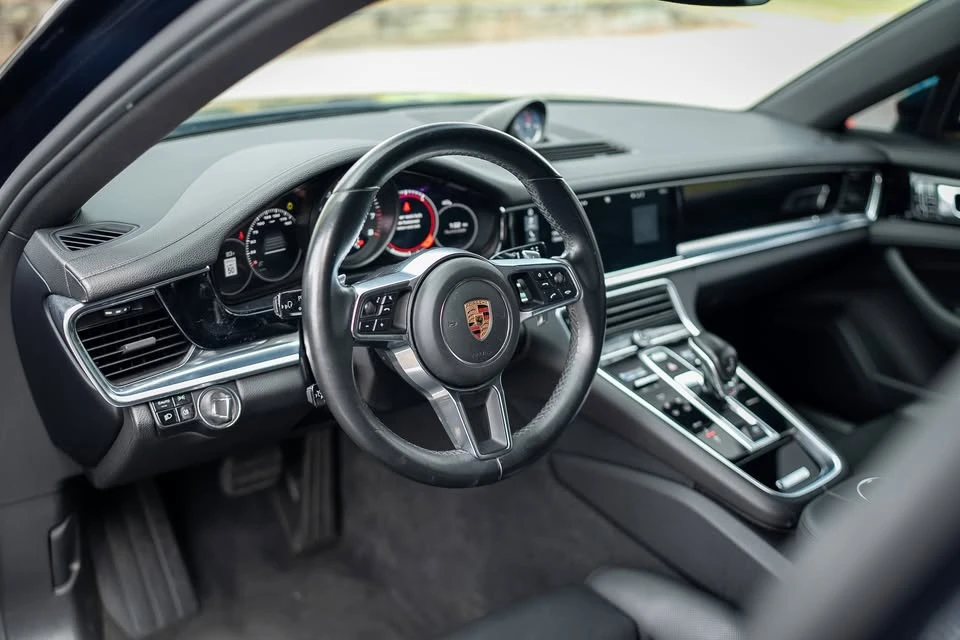 2017 Porsche 971 Panamera - Image 15 of 20