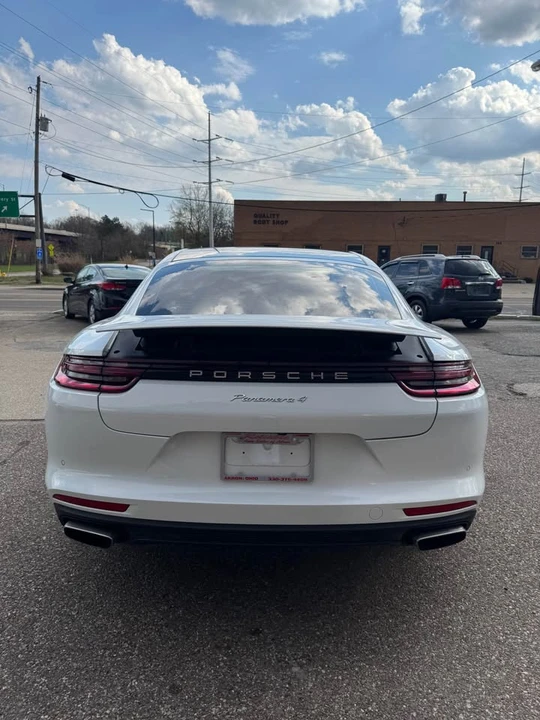 2017 Porsche 971 Panamera - Image 4 of 9