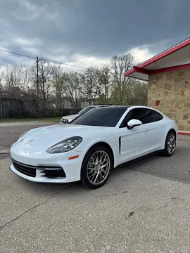 2017 Porsche Panamera 4