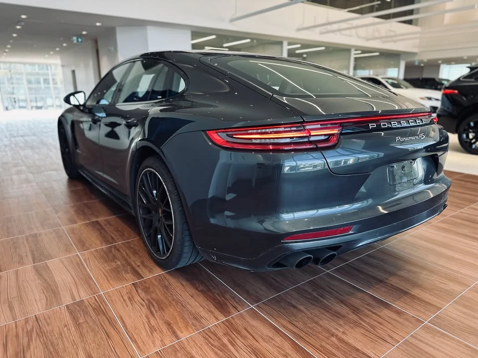 2017 Porsche 971 Panamera S - Image 9 of 18