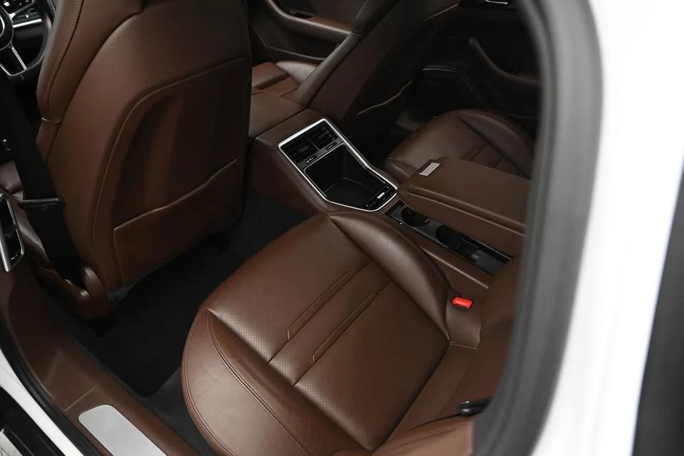 2017 Porsche 971 Panamera - Image 17 of 20
