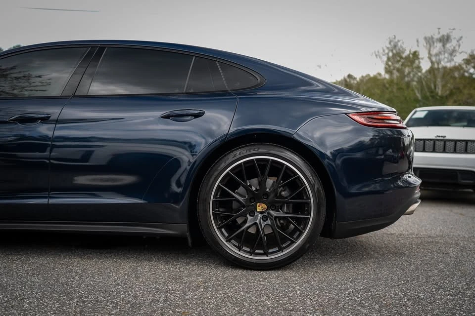 2017 Porsche 971 Panamera - Image 9 of 20
