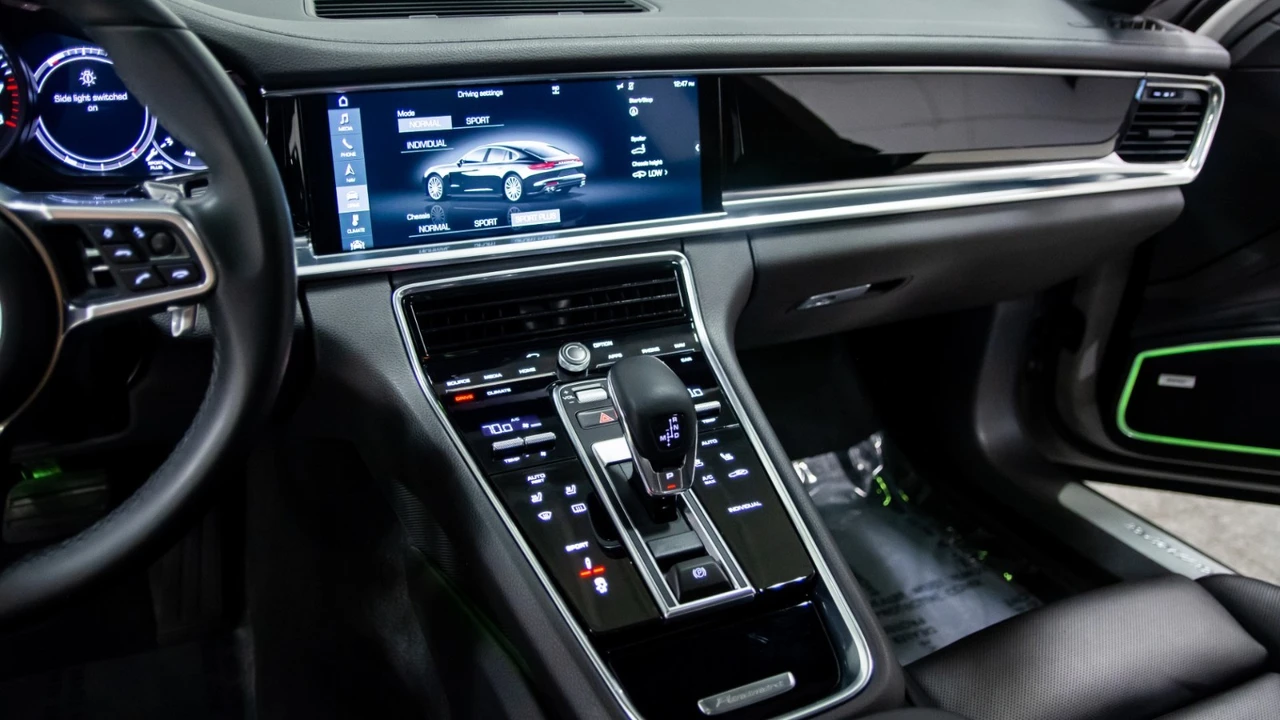 2017 Porsche 971 Panamera - Image 9 of 21