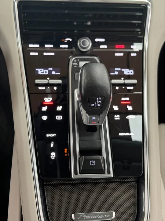 2017 Porsche 971 Panamera - Image 19 of 20