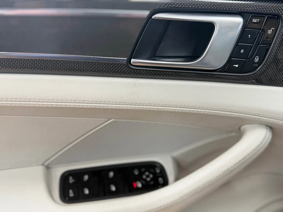 2017 Porsche 971 Panamera - Image 11 of 20