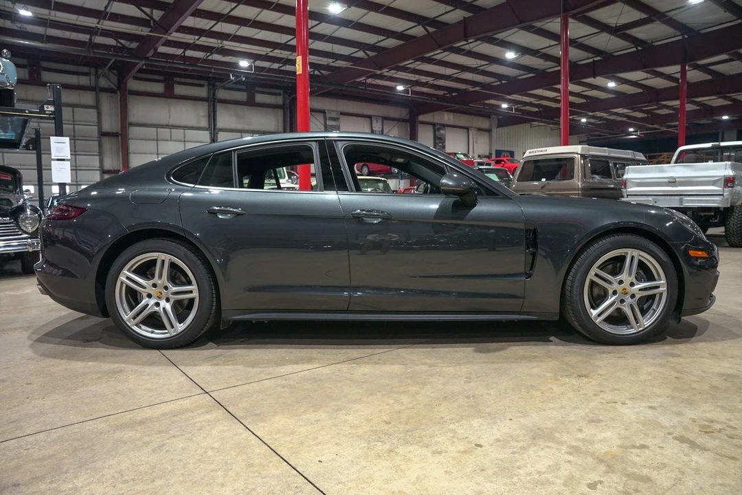 2017 Porsche 971 Panamera - Image 10 of 12