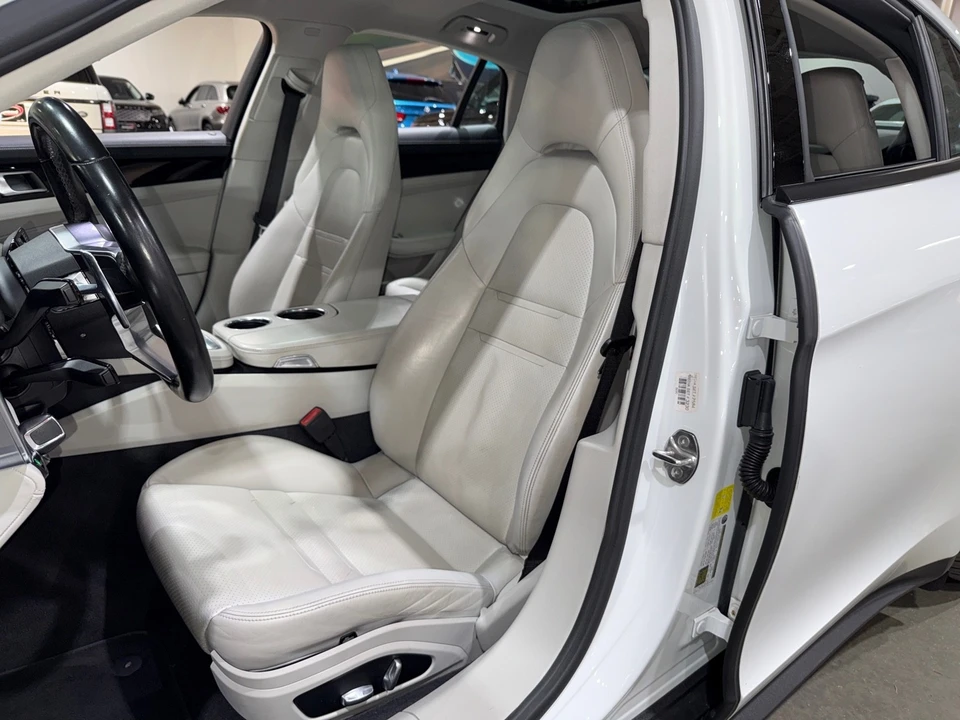 2017 Porsche 971 Panamera - Image 10 of 12