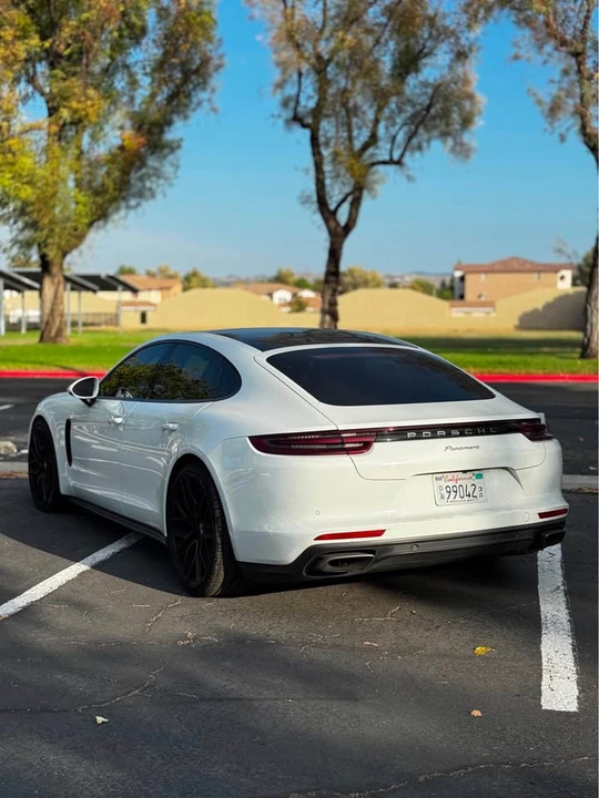 2017 Porsche 971 Panamera - Image 2 of 7