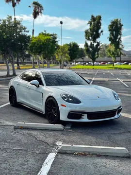 2017 Porsche Panamera 4 Executive Sedan