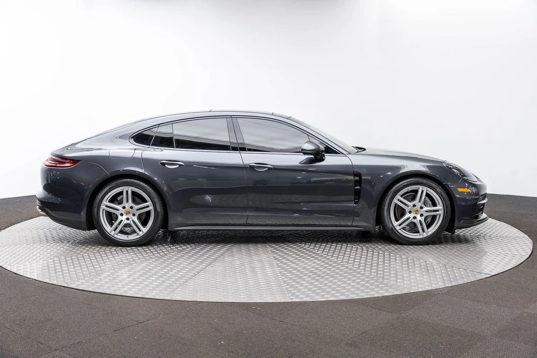 2017 Porsche 971 Panamera - Image 9 of 21