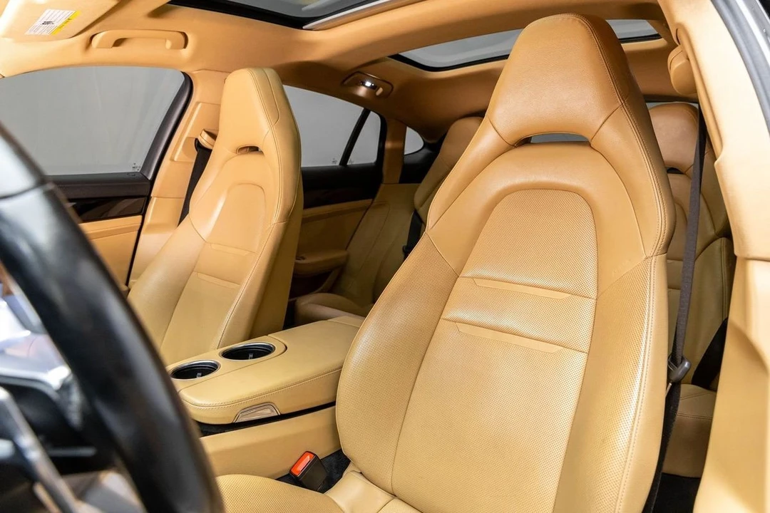 2017 Porsche 971 Panamera - Image 19 of 21