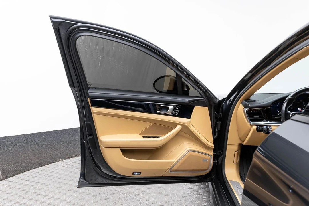 2017 Porsche 971 Panamera - Image 10 of 21