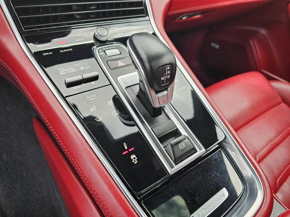 2017 Porsche 971 Panamera - Image 8 of 19