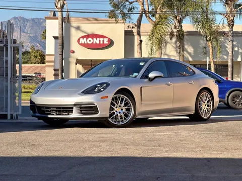 2017 Porsche Panamera 4