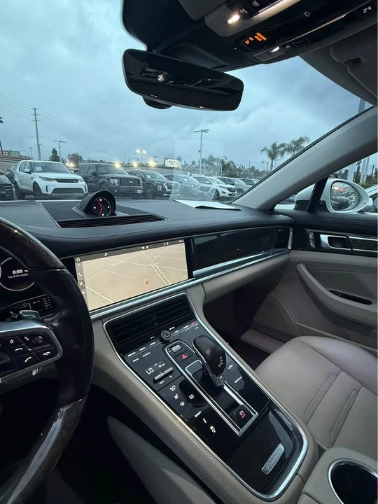 2017 Porsche 971 Panamera - Image 9 of 16