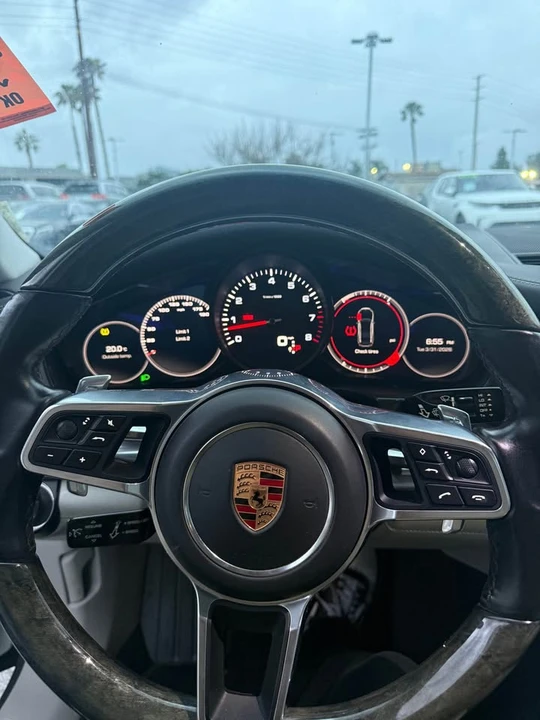 2017 Porsche 971 Panamera - Image 8 of 16