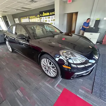 2017 Porsche Panamera 4