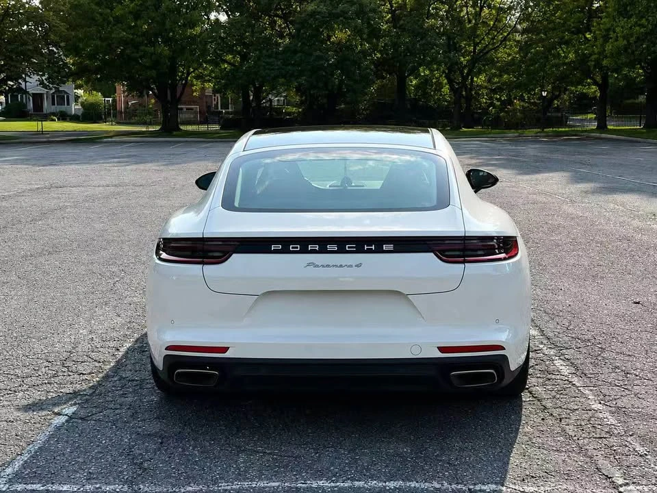 2017 Porsche 971 Panamera - Image 5 of 8