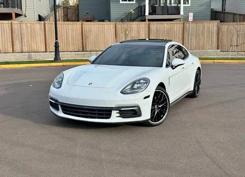 2017 Porsche Panamera 4