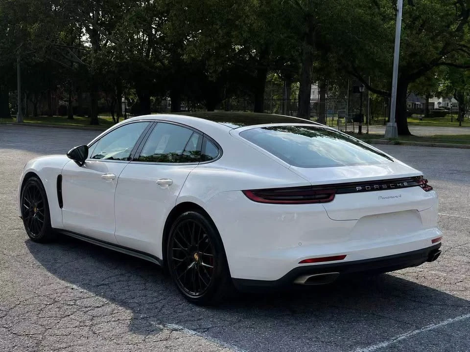 2017 Porsche 971 Panamera - Image 6 of 8