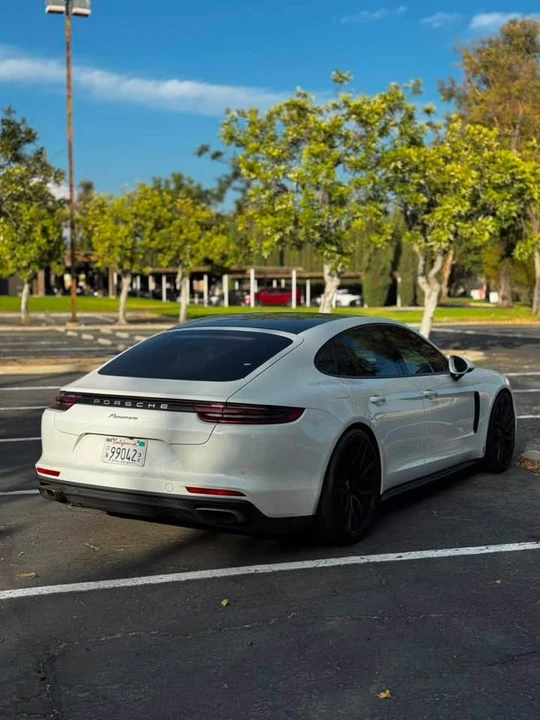 2017 Porsche 971 Panamera - Image 4 of 14