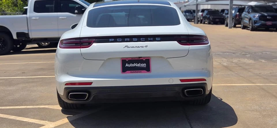 2017 Porsche 971 Panamera - Image 7 of 14