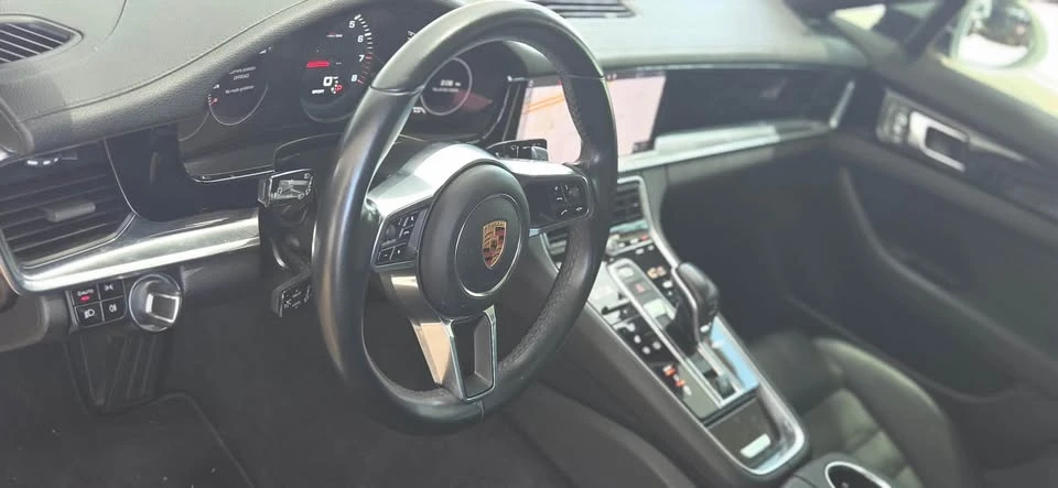 2017 Porsche 971 Panamera - Image 8 of 14