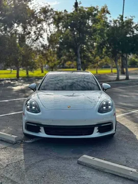 2017 Porsche Panamera 4 Sedan 4D