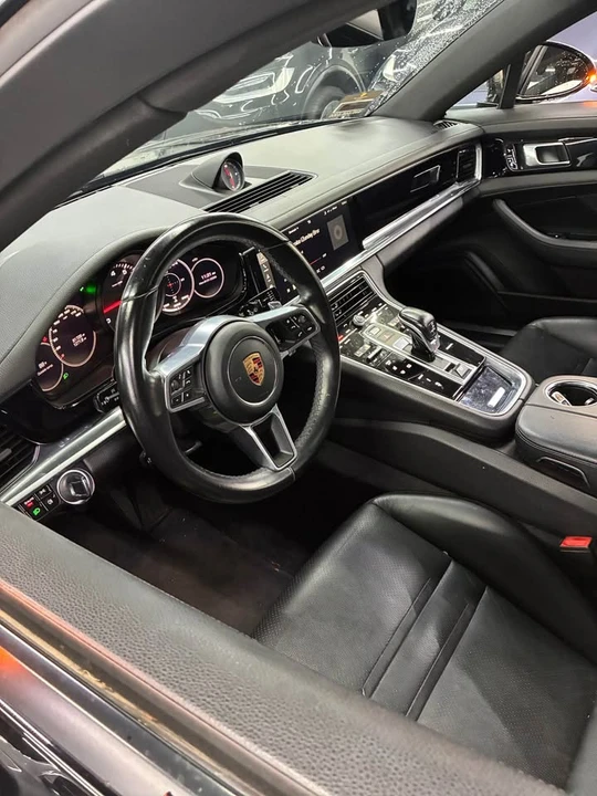 2017 Porsche 971 Panamera - Image 8 of 10