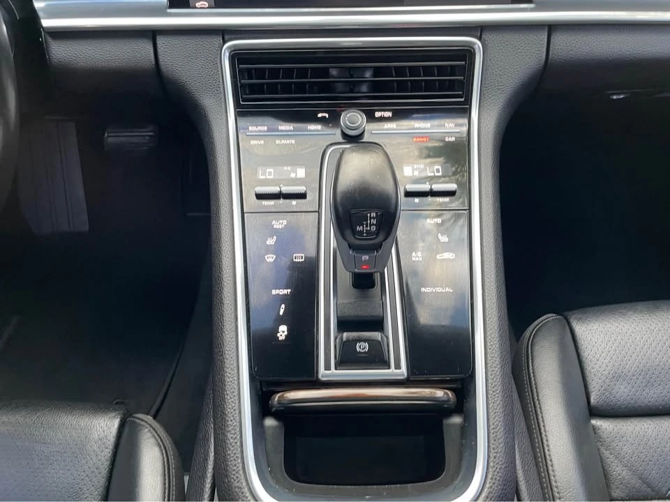 2017 Porsche 971 Panamera - Image 9 of 13